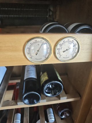 Vinoteca Caveduke enfria