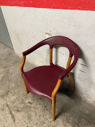 Sillas de bar/restaurante (15€) cada hay unas 40