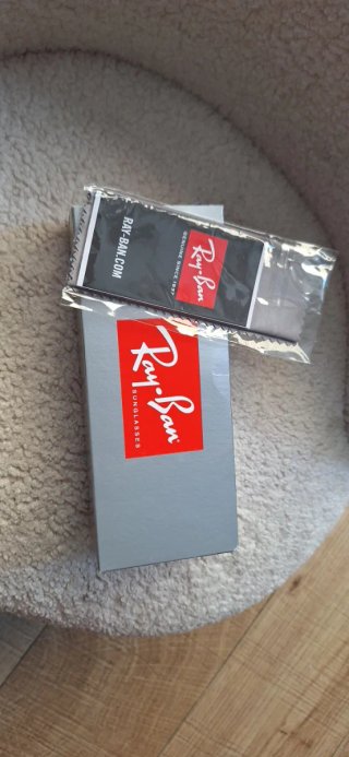 Caja Ray-Ban