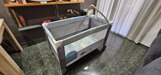 Cuna de viaje para bebé  marca jane.