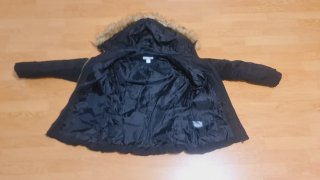 Chaqueta H&M negra capucha pelo sintético T.38