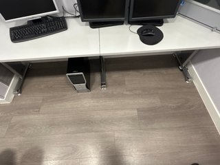 Mesa de oficina gris