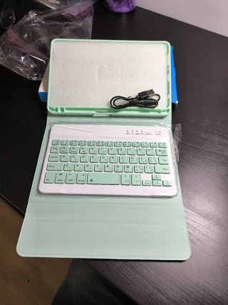 Funda Tablet Magnética con Teclado