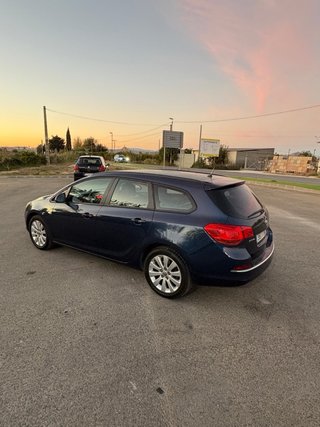 Opel Astra 2012