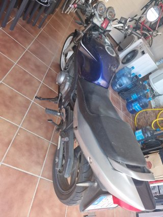 Suzuki GS500E Naked Moto