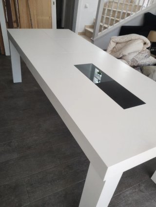 Mesa comedor extensible lacado blanca.
