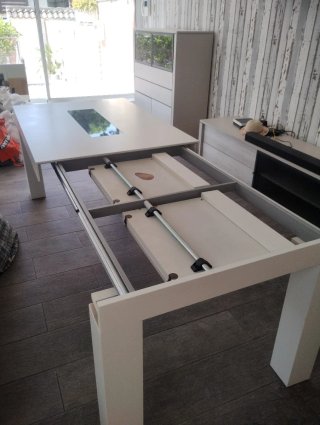 Mesa comedor extensible lacado blanca.