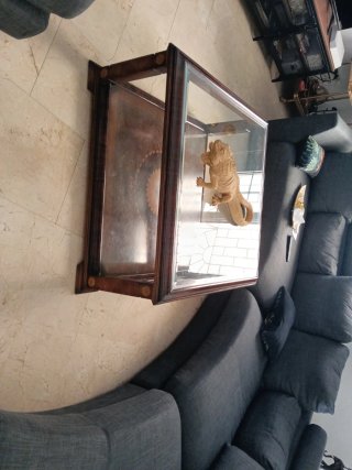 Mesa de centro de madera y cristal