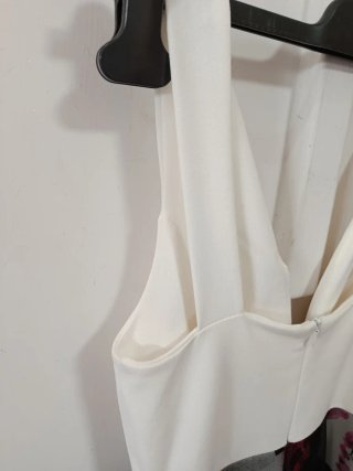 Vestitino bianco e rosa con fiori