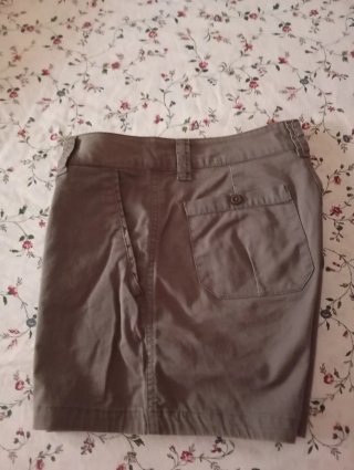 Pantalón corto verde militar