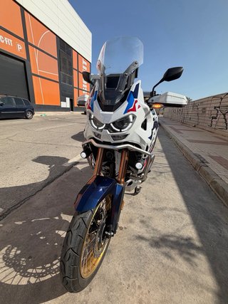 Honda Africa Twin Adventure Sport 2024  Manual.