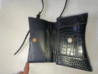 Bolso negro estilo reloj de arena (Efecto cocodril
