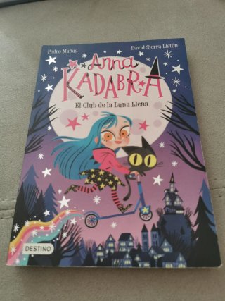 Libro Anna Kadabra. El club de la luna llena