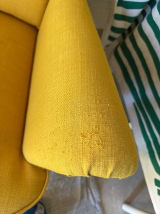 Sillón individual amarillo de tela