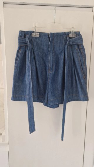 Short Denim pinzas cinturón lazada