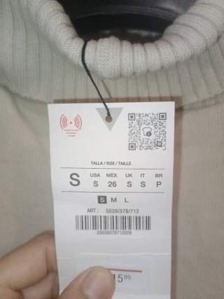 Jersey Zara cuello alto sin mangas beige