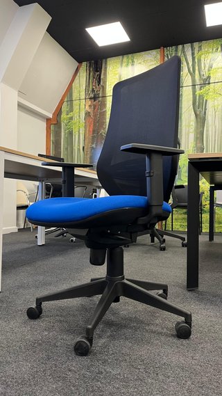 Silla Ergonómica Giratoria Ajustable