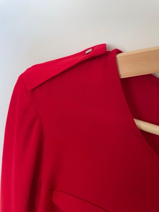 Blusa fluida roja manga larga mujer