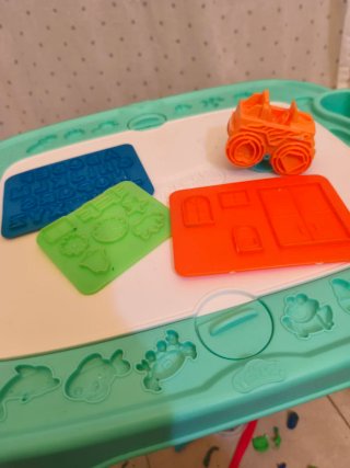 Mesa de plastilina infantil
