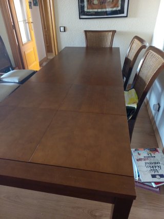 Mesa de comedor extensible de madera