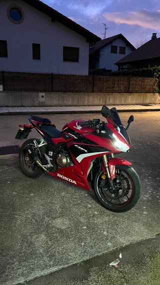 Honda CBR 500 R Roja y Negra