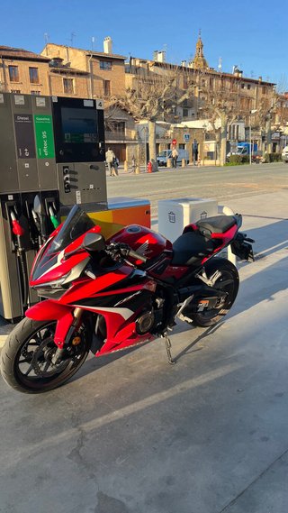 Honda CBR 500 R Roja y Negra