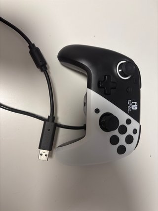Mando Nintendo Switch Pro con cable tipo Usb-A