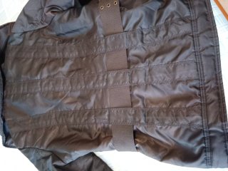 Anorak chica marrón con cinturón