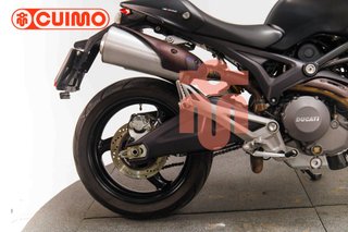 DUCATI MONSTER 696