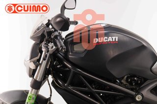DUCATI MONSTER 696