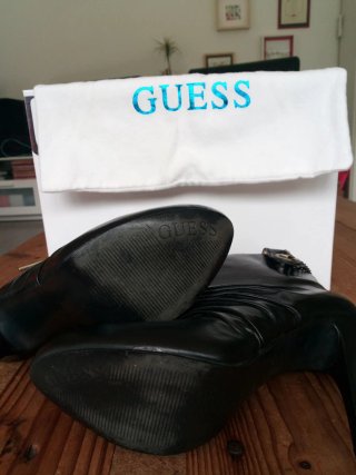 Botines Guess Negros Tacón Cadena