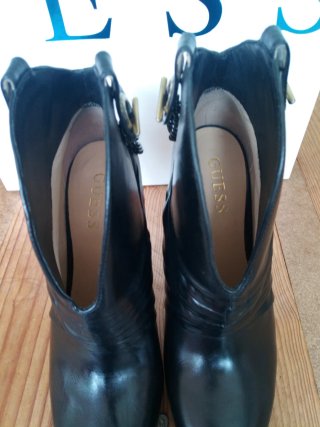 Botines Guess Negros Tacón Cadena