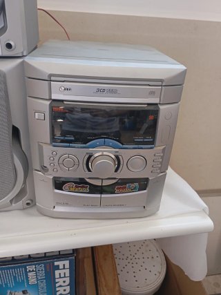 Minicadena LG CD y Cassette Plata