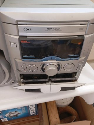 Minicadena LG CD y Cassette Plata