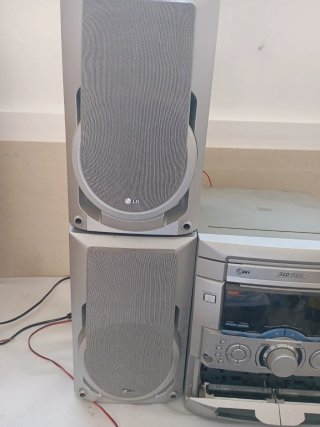 Minicadena LG CD y Cassette Plata