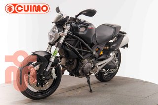 DUCATI MONSTER 696