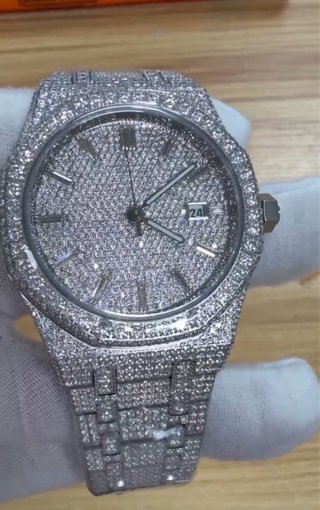 Reloj de Lujo con Diamantes
