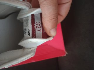 Zapatillas New Balance Blancas y Rojas