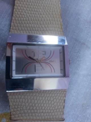 Reloj D&G Beige y Plateado