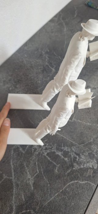 Michael Jackson porta libri anti-gravità