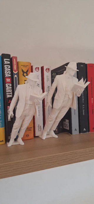 Michael Jackson porta libri anti-gravità