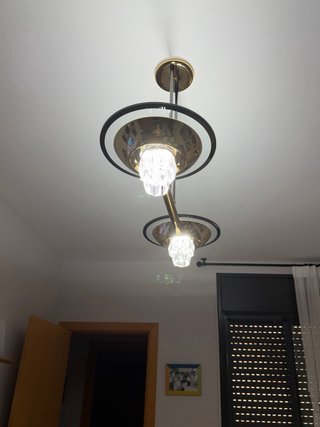 Lámpara de techo dorada con cristal