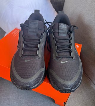Nike Vomero 18 GTX Talla 42 Negras