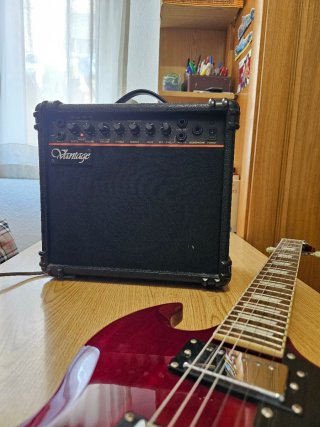 Amplificador Guitarra Vantage V-15