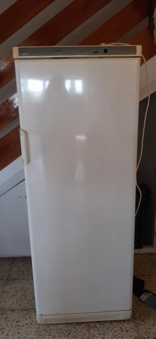 Congelador vertical con cajones