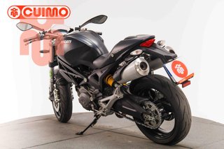 DUCATI MONSTER 696