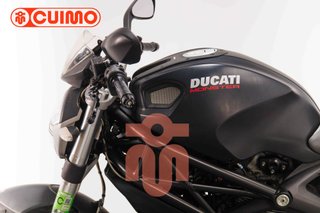 DUCATI MONSTER 696