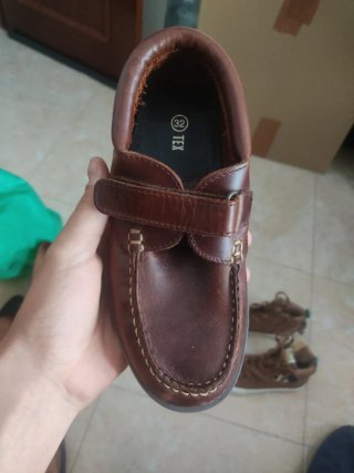 Zapatos marrones de vestir para niño