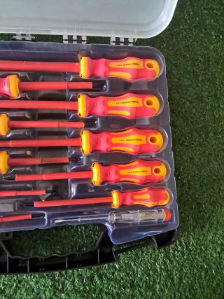 Valigetta 11 cacciaviti isolati magnetici