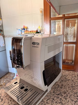 Cafetera DeLonghi Dinamica Blanca Digital